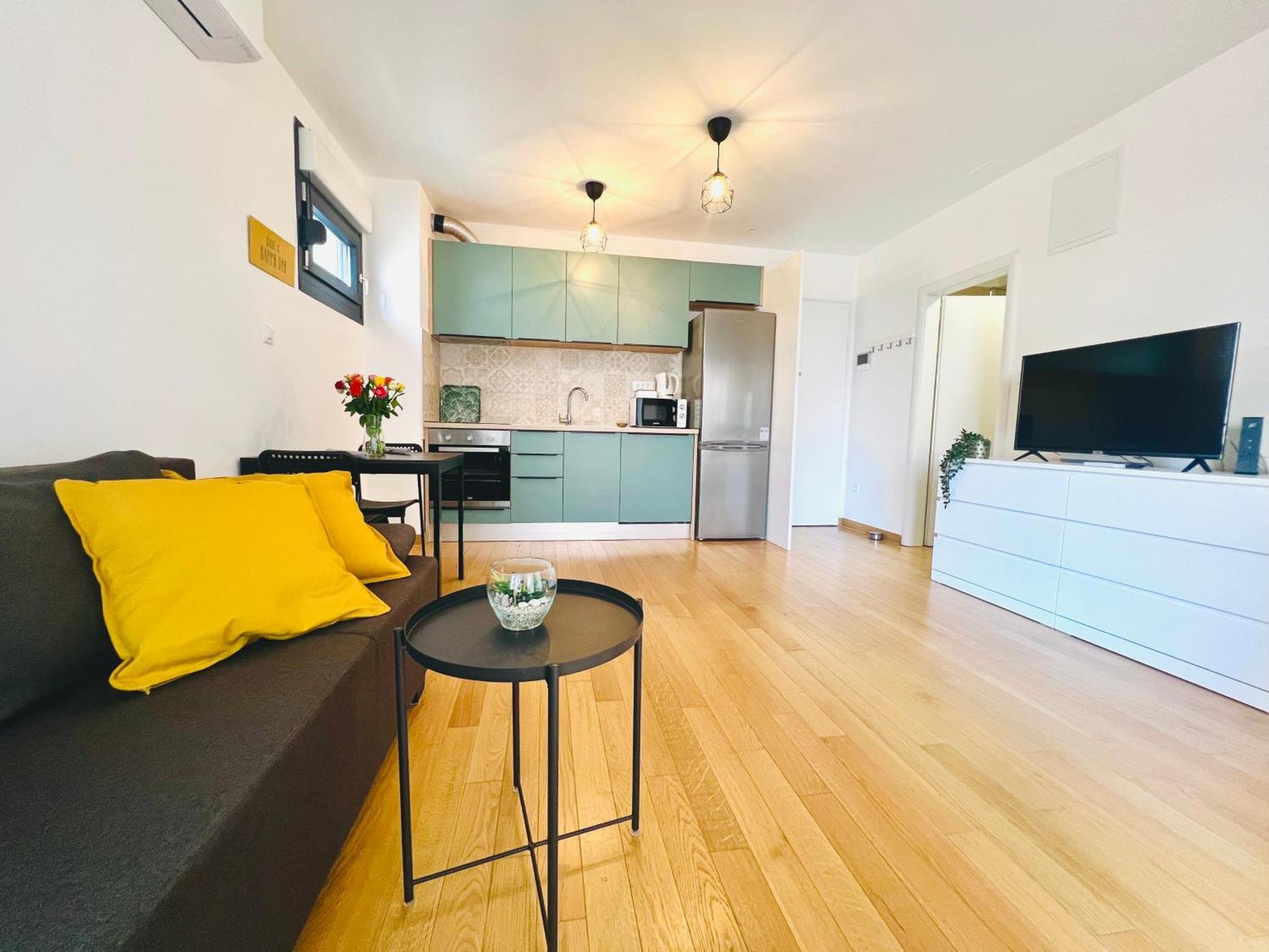 Almond 2 - Free Parking Apartment สปลิท ภายนอก รูปภาพ