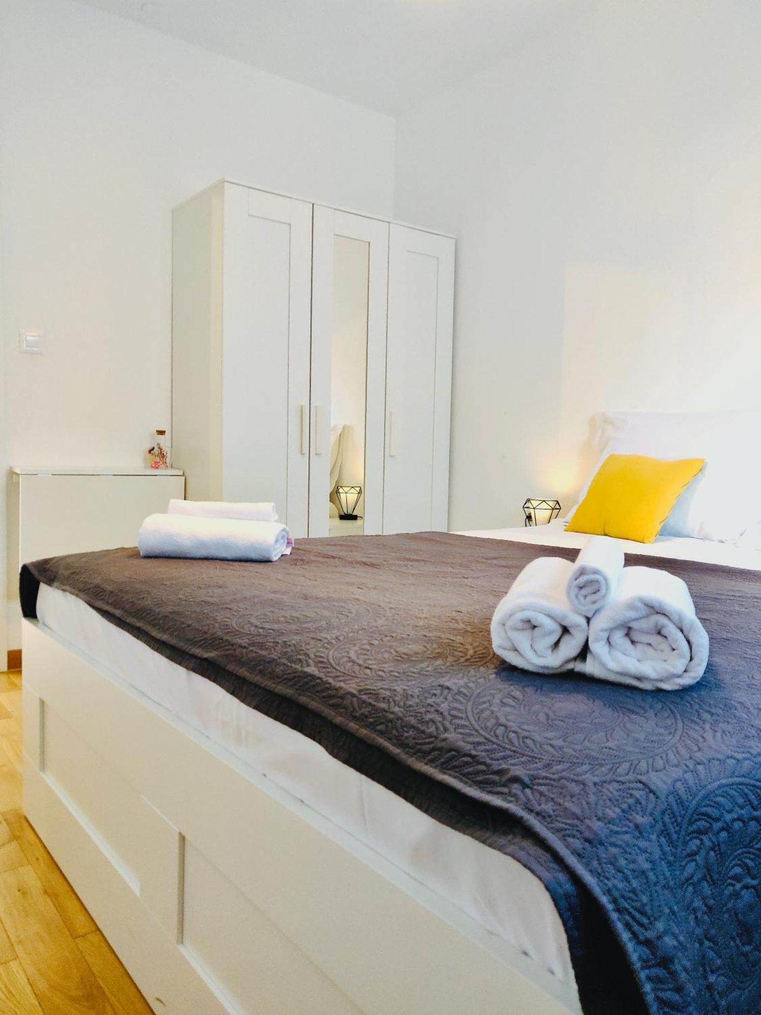Almond 2 - Free Parking Apartment สปลิท ภายนอก รูปภาพ