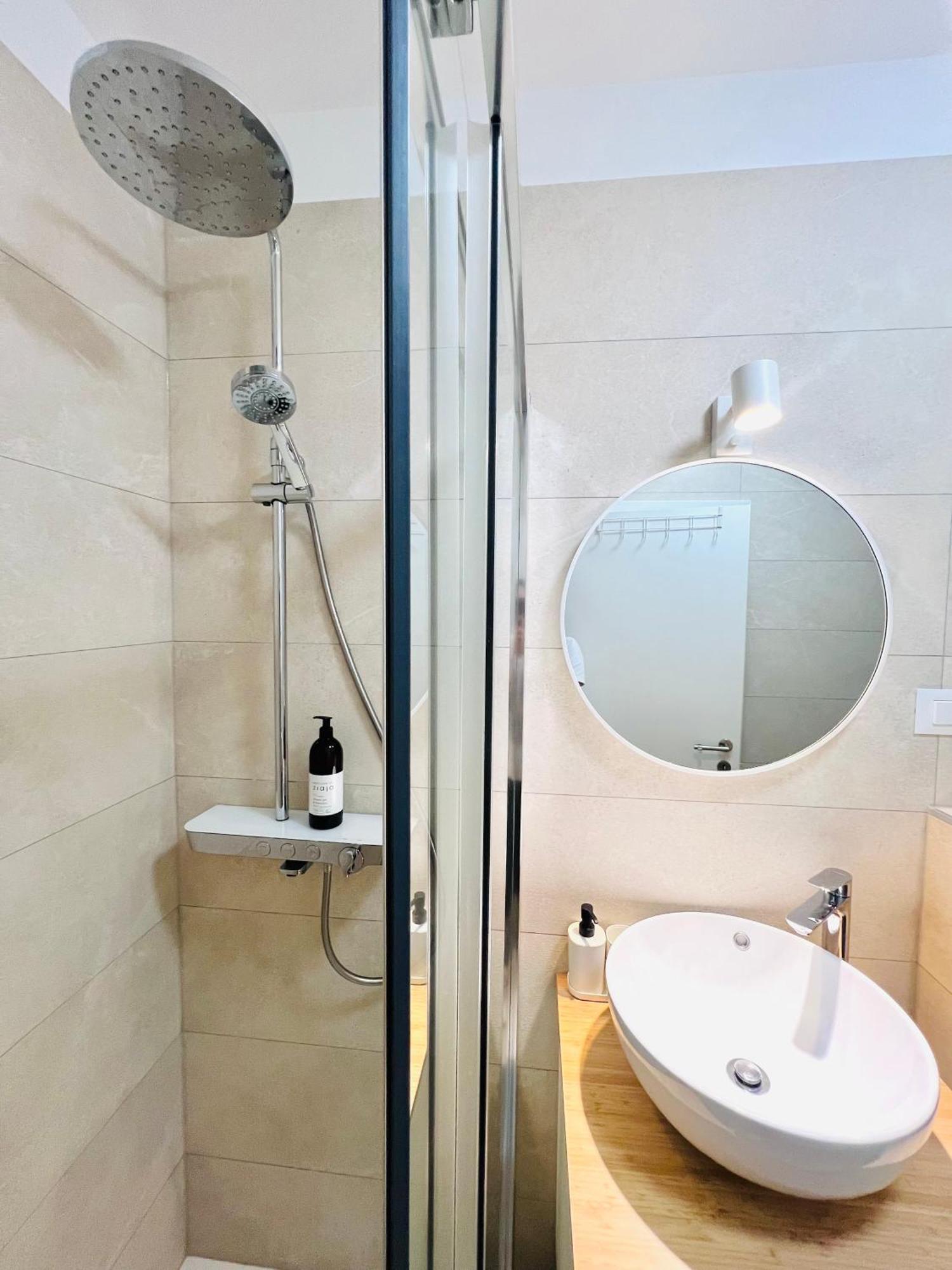 Almond 2 - Free Parking Apartment สปลิท ภายนอก รูปภาพ