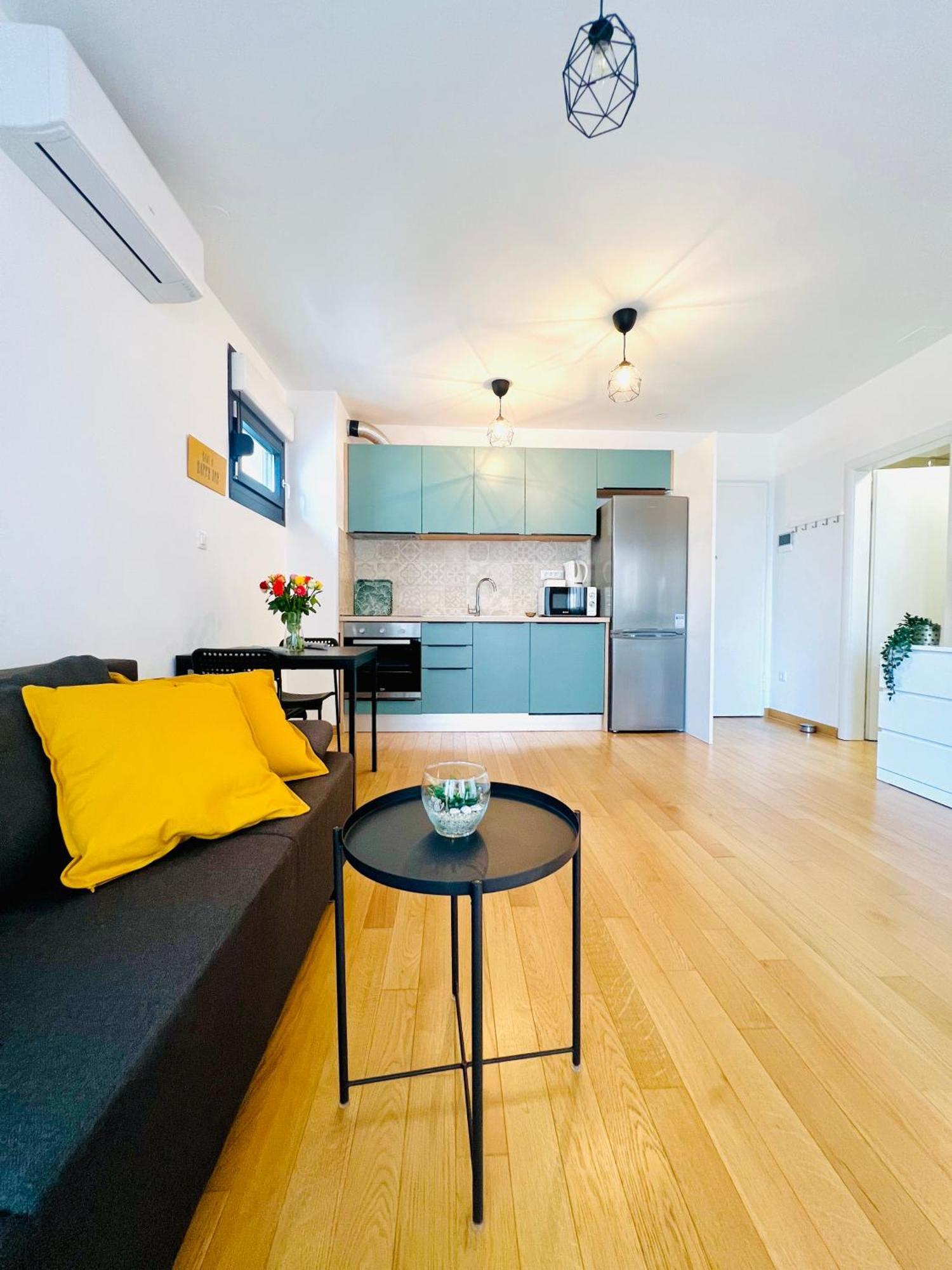 Almond 2 - Free Parking Apartment สปลิท ภายนอก รูปภาพ