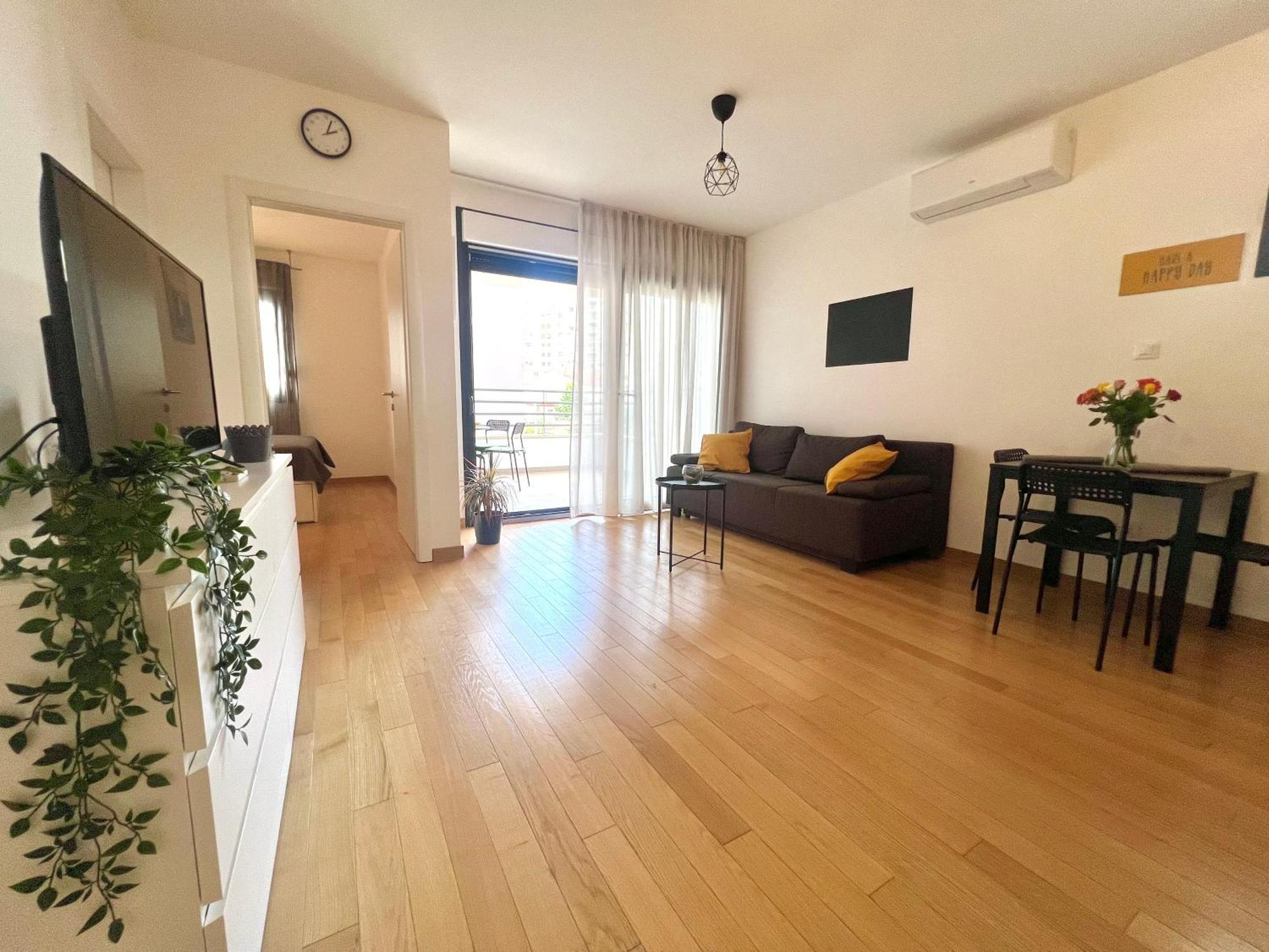 Almond 2 - Free Parking Apartment สปลิท ภายนอก รูปภาพ