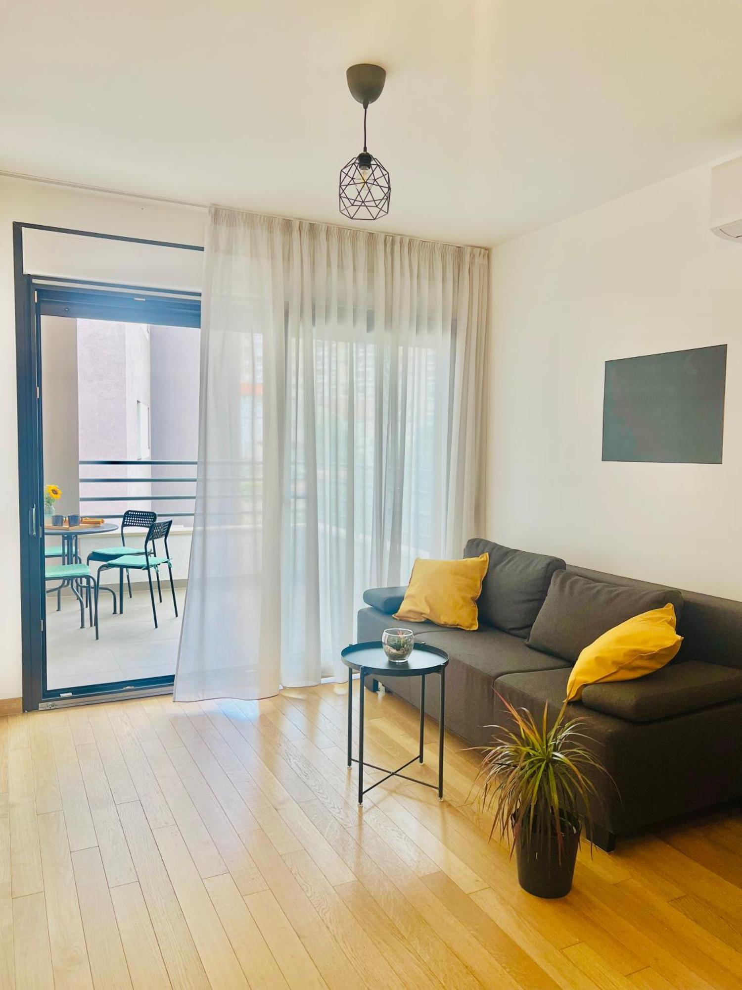Almond 2 - Free Parking Apartment สปลิท ภายนอก รูปภาพ